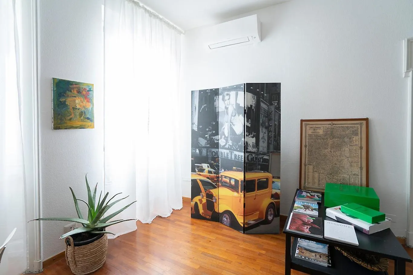 Apartment Arts At Porta Romana Milan Italy
