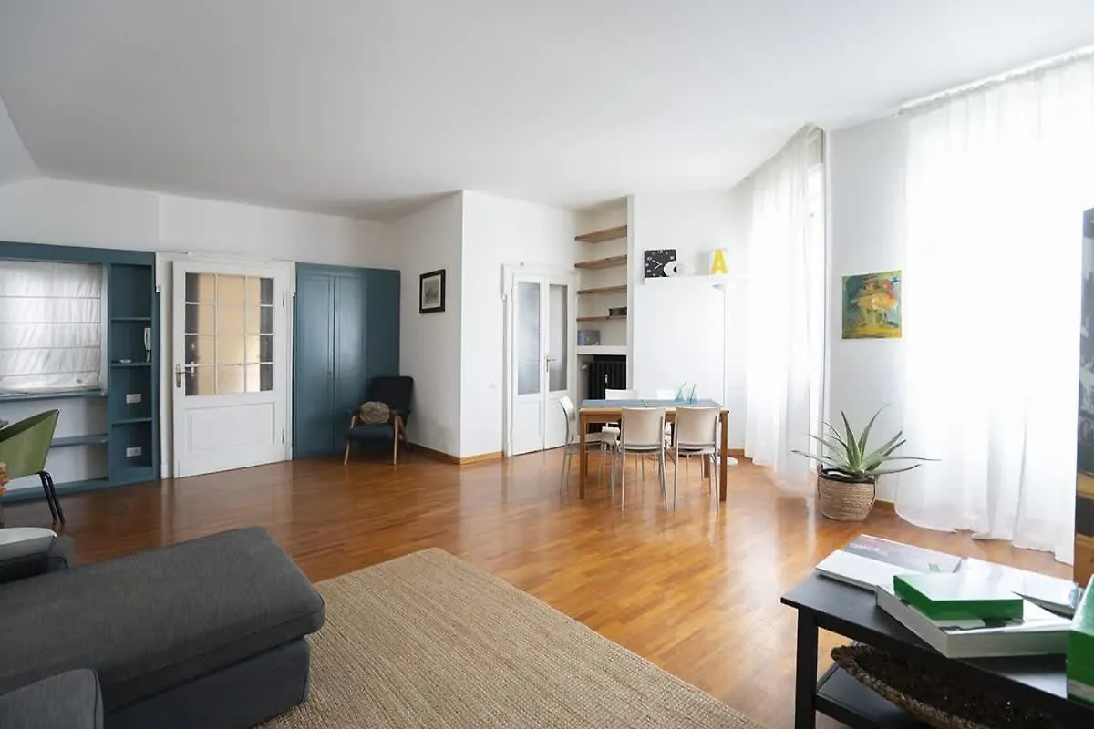 Apartment Arts At Porta Romana Milan